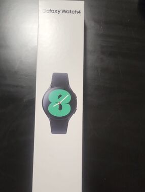 Samsung Galaxy Watch4 Black with Green Watch Face